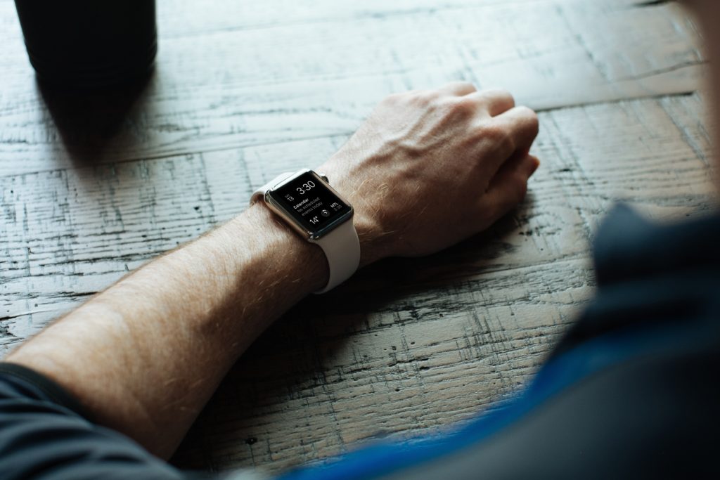apple watch band in hand